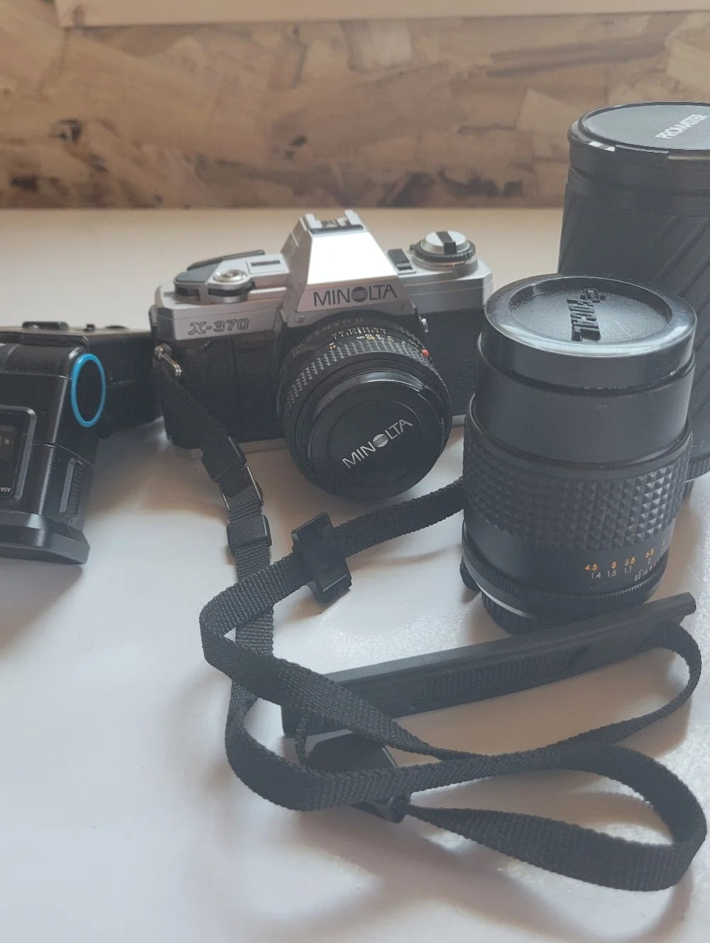 Minolta X-370 35mm Film Camera in Black and Silver with Extra Lenses(DW)